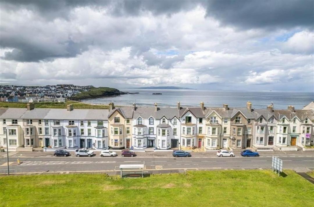 1 Dunluce Park - Portrush By The Sea Apartamento Exterior foto