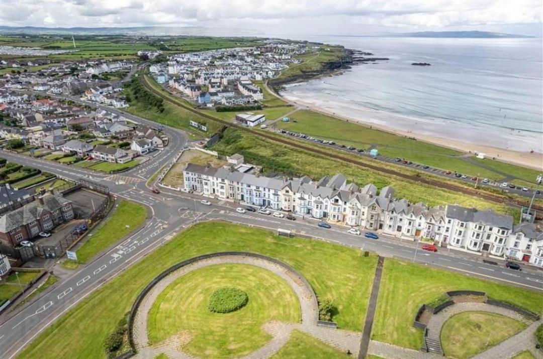 1 Dunluce Park - Portrush By The Sea Apartamento Exterior foto