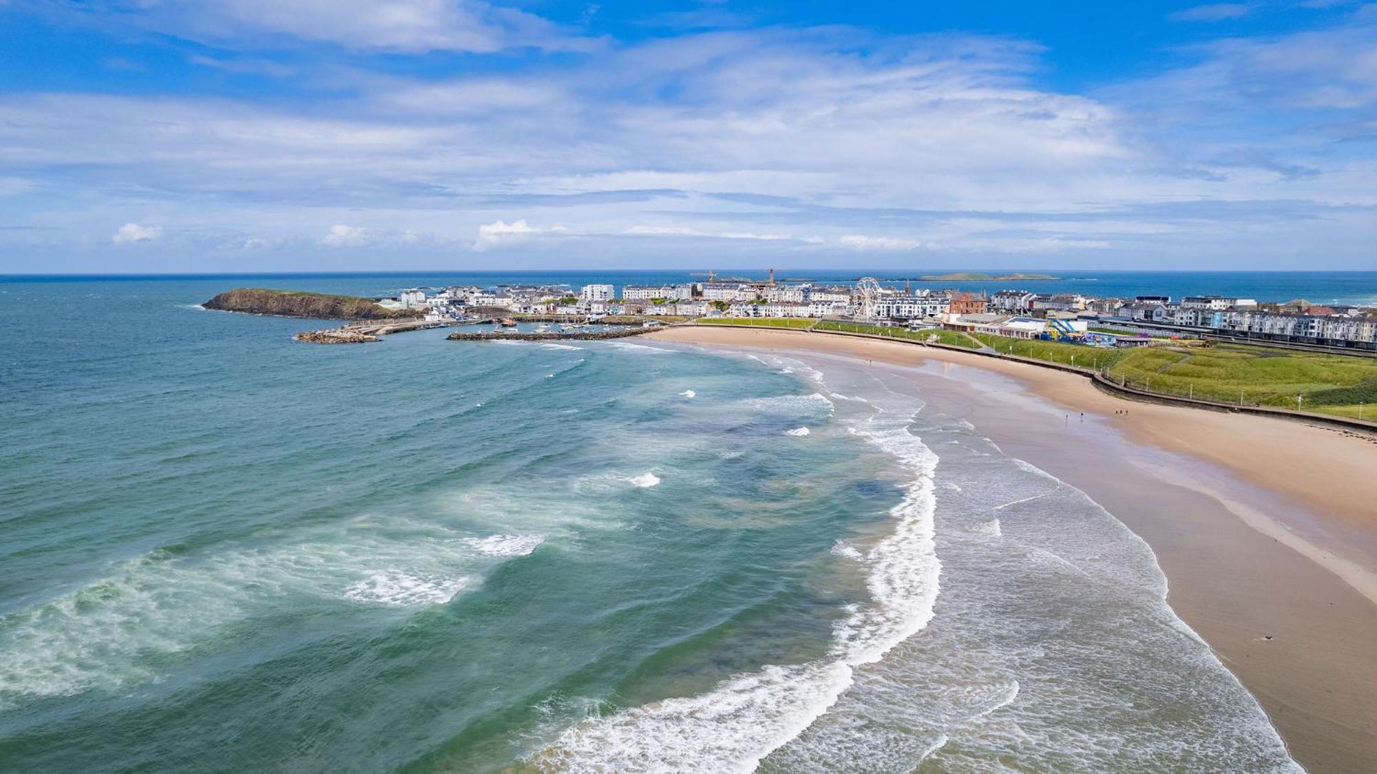 1 Dunluce Park - Portrush By The Sea Apartamento Exterior foto