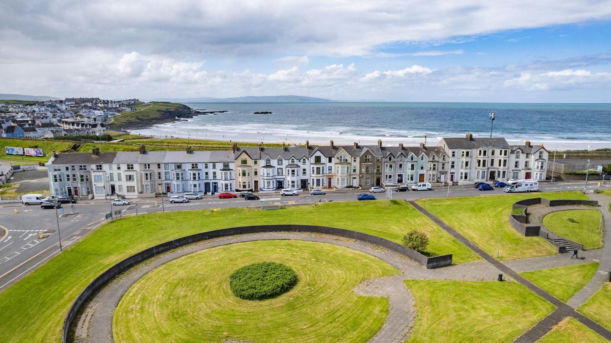 1 Dunluce Park - Portrush By The Sea Apartamento Exterior foto